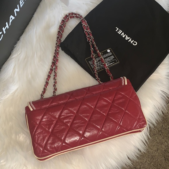 CHANEL east west flap bag in turlington red calfskin - Picture 6 of 17